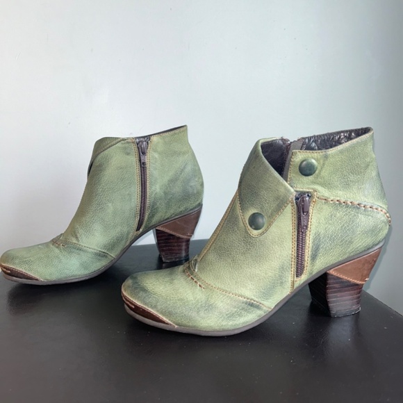Everybody by AZ. moda Green Leather Victorian Style Ankle Boots - Picture 11 of 11